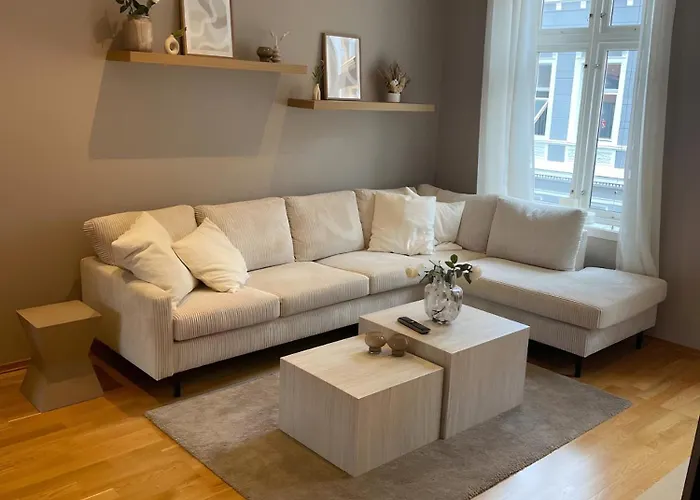 Lovely 3-Room Gem In The Heart Of Bergen City