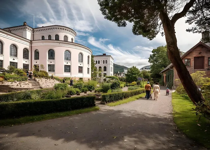 Lovely 3-Room Gem In The Heart Of Bergen City